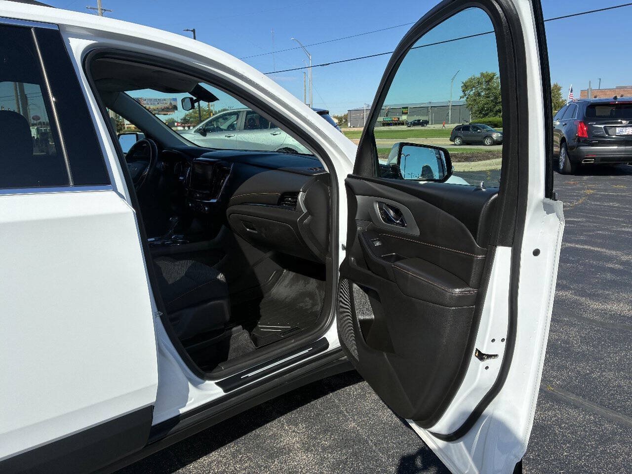 Used 2020 Chevrolet Traverse LT AWD/4WD image 24