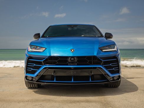 Used 2020 Lamborghini Urus AWD/4WD image 2
