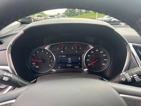 Used 2024 Chevrolet Equinox LT FWD image 18