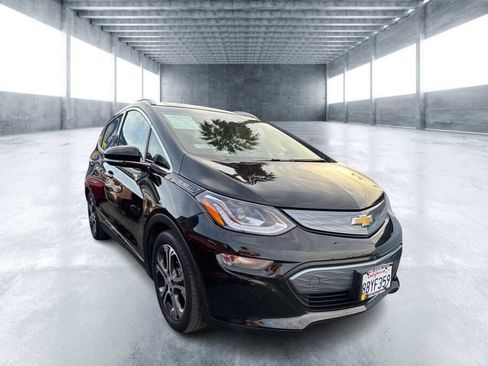 Used 2018 Chevrolet Bolt Premier w/ Driver Confidence II Package image 2