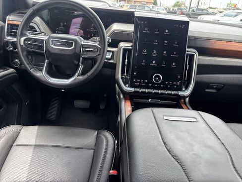 Used 2025 GMC Yukon Denali RWD image 20