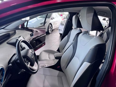 Used 2017 Toyota Prius Prime Premium image 10