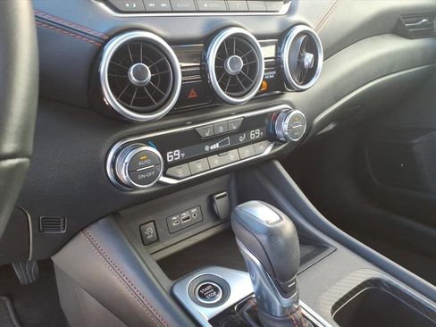 Used 2024 Nissan Sentra SR w/ SR Premium Package image 10