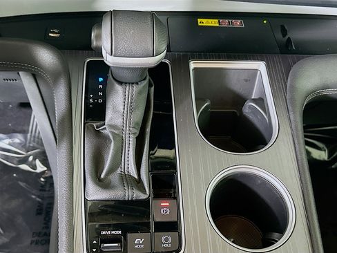 Used 2025 Toyota Sienna XLE FWD image 20