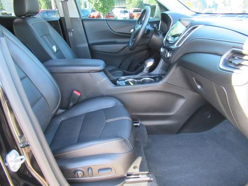 Used 2022 Chevrolet Equinox Premier AWD/4WD image 10