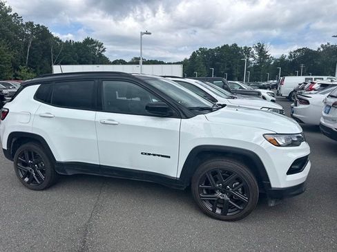 Used 2026 Jeep Compass Limited AWD/4WD image 5