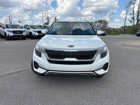 Used 2021 Kia Seltos EX AWD/4WD image 2