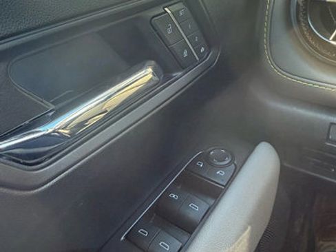 Used 2025 Chevrolet Colorado ZR2 w/ Technology Package image 26