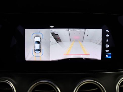 Used 2022 Mercedes-Benz E 350 4MATIC Sedan image 16