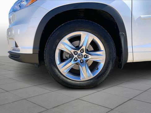 Used 2016 Toyota Highlander Limited image 10