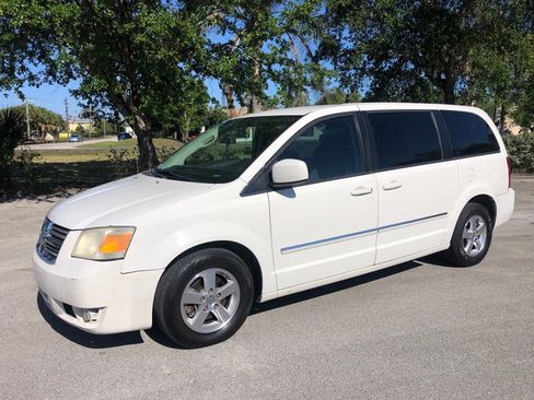 Used 2008 Dodge Grand Caravan SXT image 26