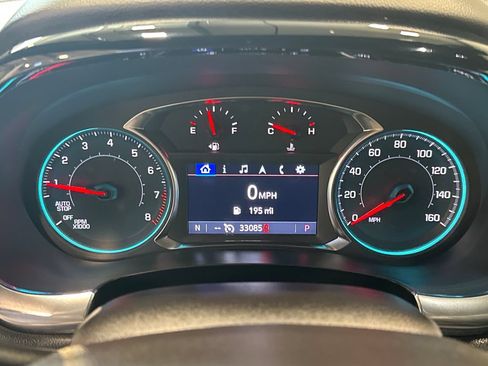 Used 2023 Chevrolet Traverse LT AWD/4WD image 24