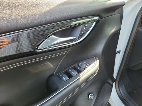 Used 2022 Buick Envision Preferred image 18