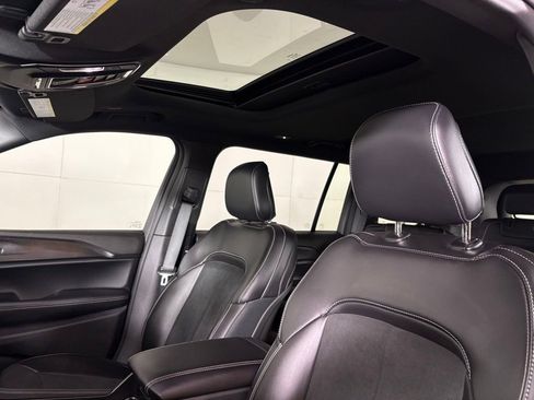 New 2025 Jeep Grand Cherokee L Altitude image 18