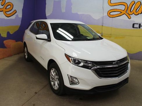 Used 2021 Chevrolet Equinox LT FWD image 2