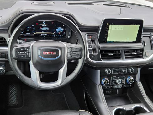 Used 2024 GMC Yukon SLT AWD/4WD image 9