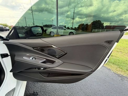 Used 2025 Chevrolet Corvette Stingray Preferred Conv w/ Z51 Performance Package RWD image 14