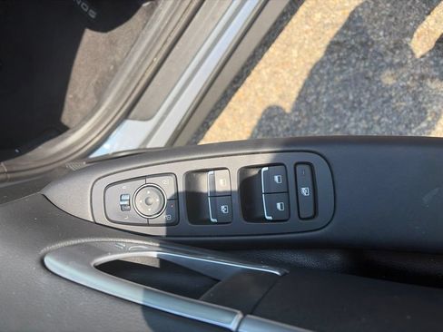 Used 2026 Hyundai Sonata SE FWD image 10