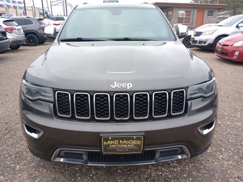 Used 2017 Jeep Grand Cherokee Limited w/ Luxury Group II image 2