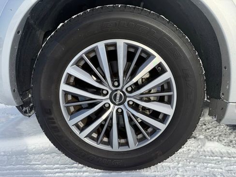 Used 2024 Nissan Armada SL w/ Captain's Chairs Package image 14