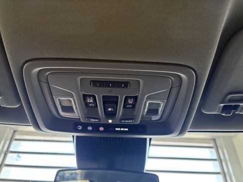 Used 2024 Chevrolet Silverado 1500 LT Trail Boss w/ Convenience Package II image 19