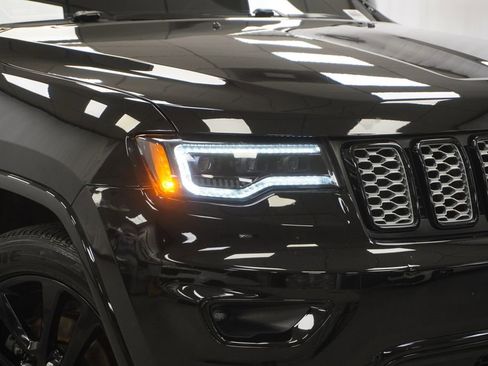 Certified 2020 Jeep Grand Cherokee Altitude AWD/4WD image 5