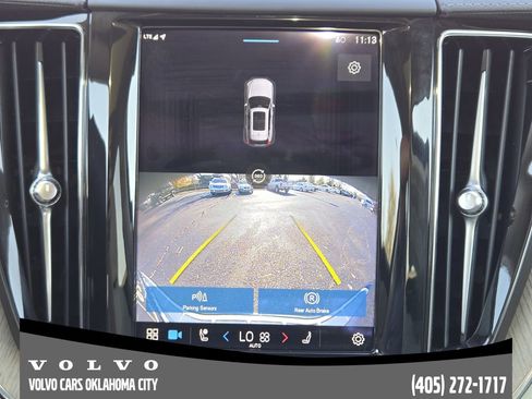 Certified 2023 Volvo XC60 B5 Ultimate w/ Climate Package image 17