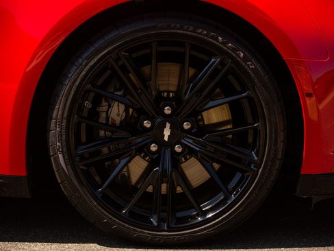 Used 2017 Chevrolet Camaro ZL1 RWD image 24