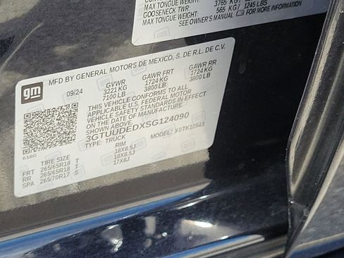 Used 2025 GMC Sierra 1500 SLT AWD/4WD image 24