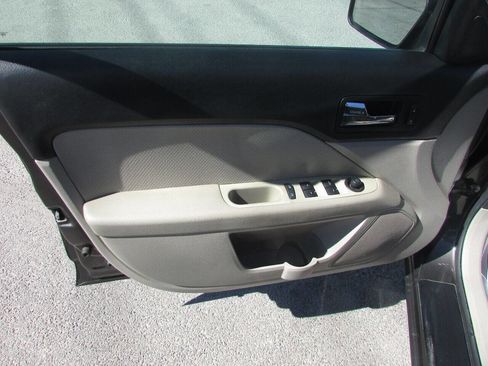 Used 2006 Ford Fusion SEL FWD image 27