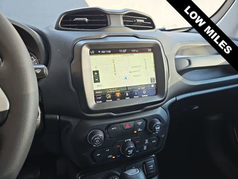 Used 2023 Jeep Renegade Latitude AWD/4WD image 19