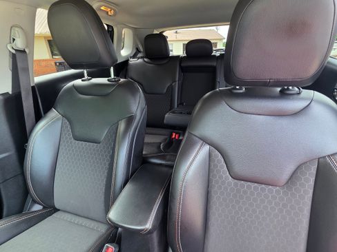 Used 2019 Jeep Compass Latitude w/ Cold Weather Group AWD/4WD image 15
