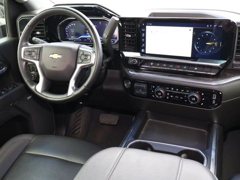 Used 2025 Chevrolet Silverado 3500 LTZ w/ LTZ Texas Edition image 11