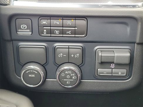 New 2026 Chevrolet Suburban RST w/ Comfort Package image 13