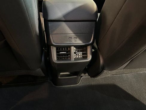 Used 2025 Chevrolet Equinox LT image 23