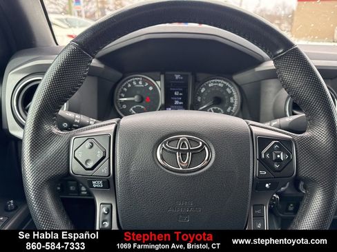 Used 2022 Toyota Tacoma TRD Off-Road w/ Technology Package image 16