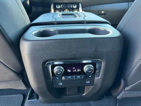 Used 2024 GMC Yukon XL Denali AWD/4WD image 13