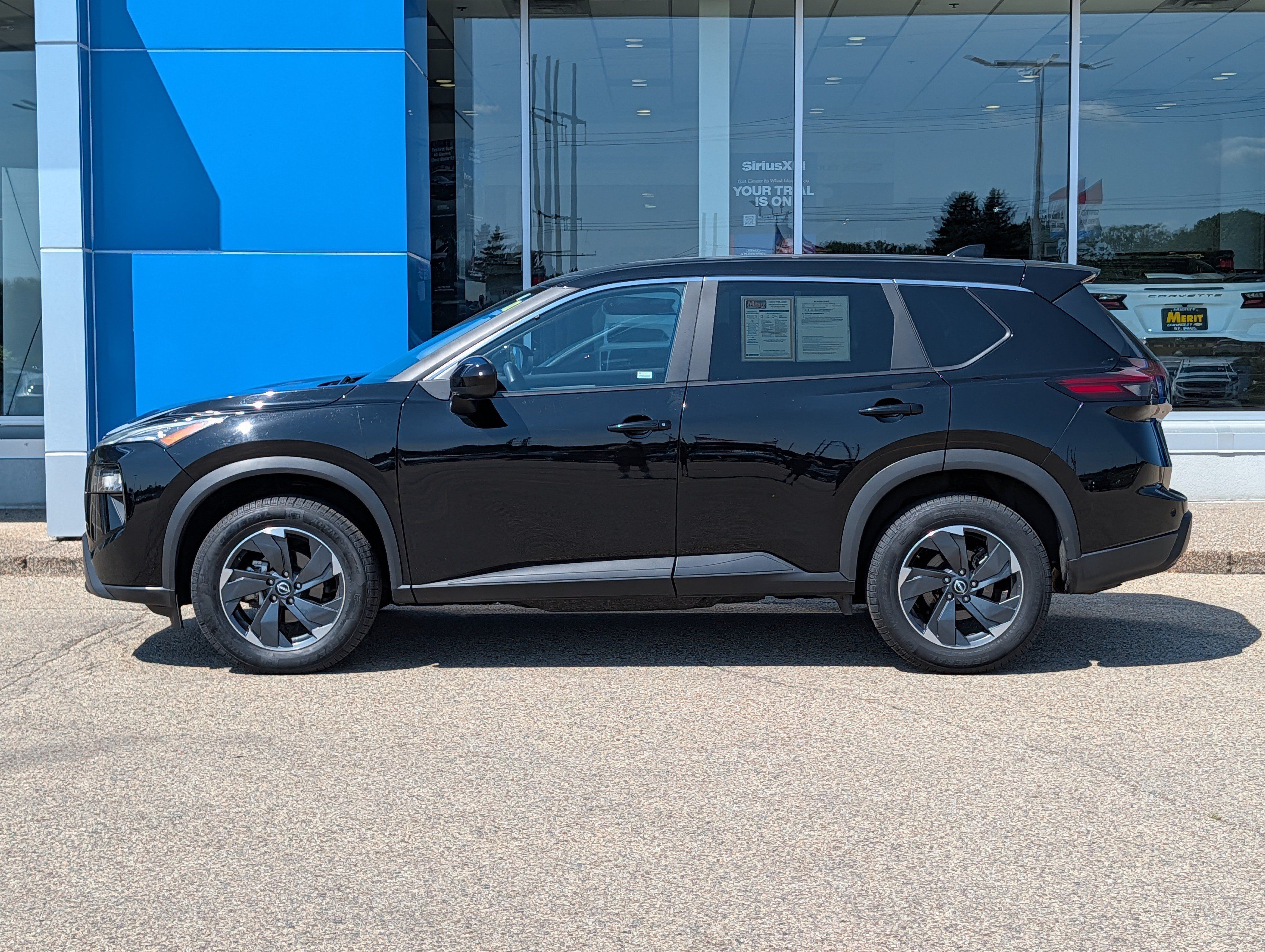Used 2024 Nissan Rogue SV AWD/4WD image 5