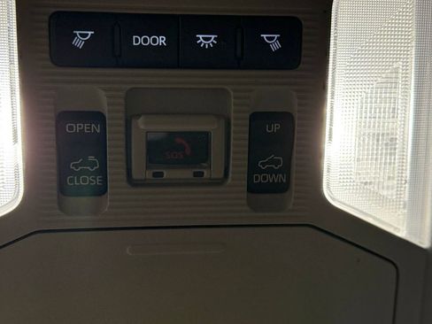 Used 2025 Toyota RAV4 XLE w/ Convenience Package image 81