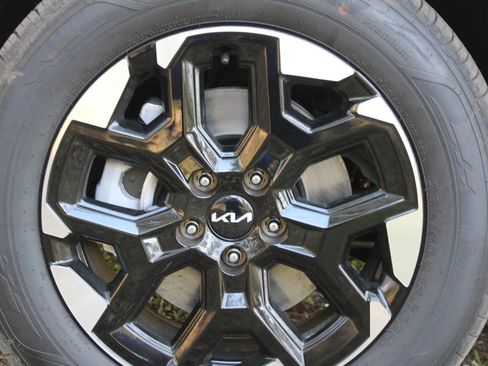 New 2026 Kia Sorento S image 18