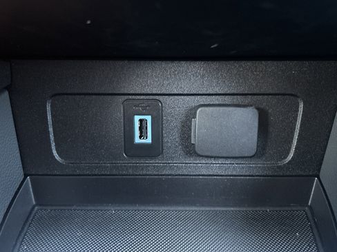 Used 2017 Ford Escape Titanium w/ Equipment Group 301A image 26