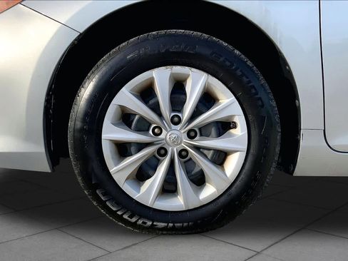 Used 2017 Toyota Camry LE FWD image 11