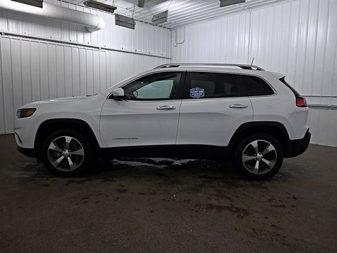 Used 2020 Jeep Cherokee Limited image 25