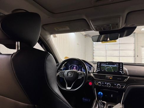 Used 2018 Honda Accord Touring image 24