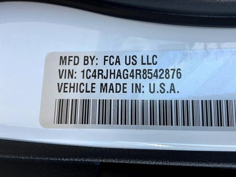 Used 2024 Jeep Grand Cherokee Altitude image 38