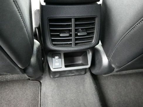 Used 2025 Kia Seltos S image 32