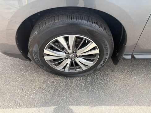 Used 2019 Nissan Pathfinder S AWD/4WD image 11