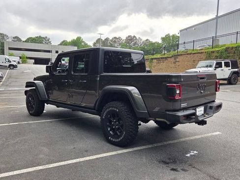 Used 2025 Jeep Gladiator Willys AWD/4WD image 6