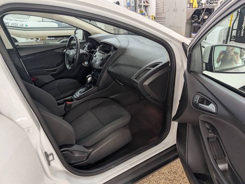 Used 2016 Ford Focus SE FWD image 17
