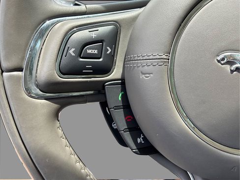 Used 2013 Jaguar XJ w/ Front Seat Comfort Pkg RWD image 36